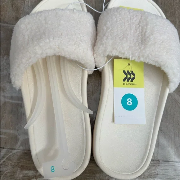All in motion slip ons size 8 NWT - Picture 2 of 5